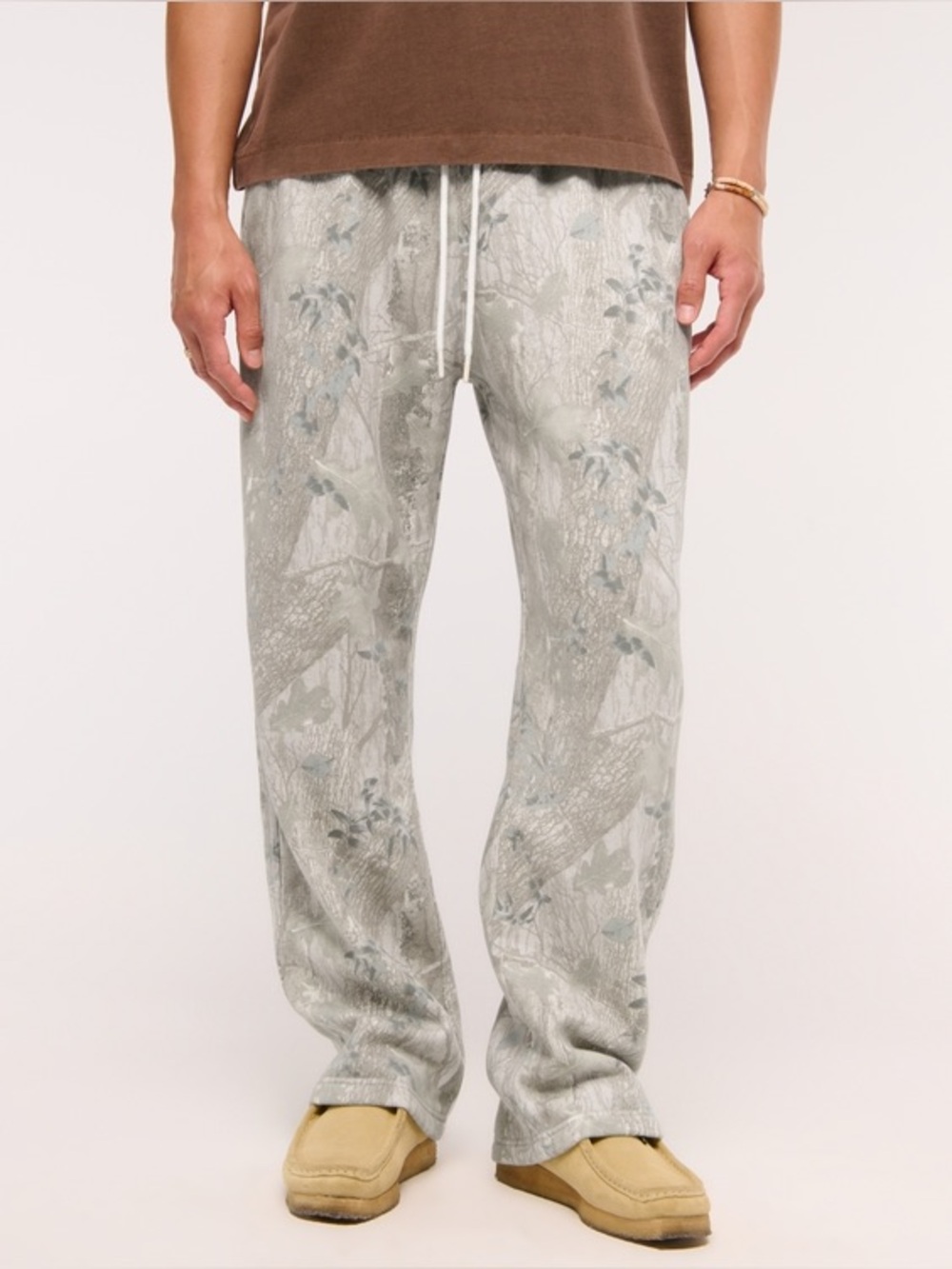 Abercrombie & Fitch Essential Baggy Open-Hem Sweatpant